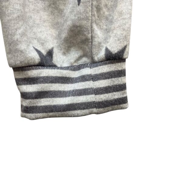 Disney Women’s Medium Pajama Top Gray Stars Mickey Mouse Long Sleeve Pullover - Picture 3 of 6